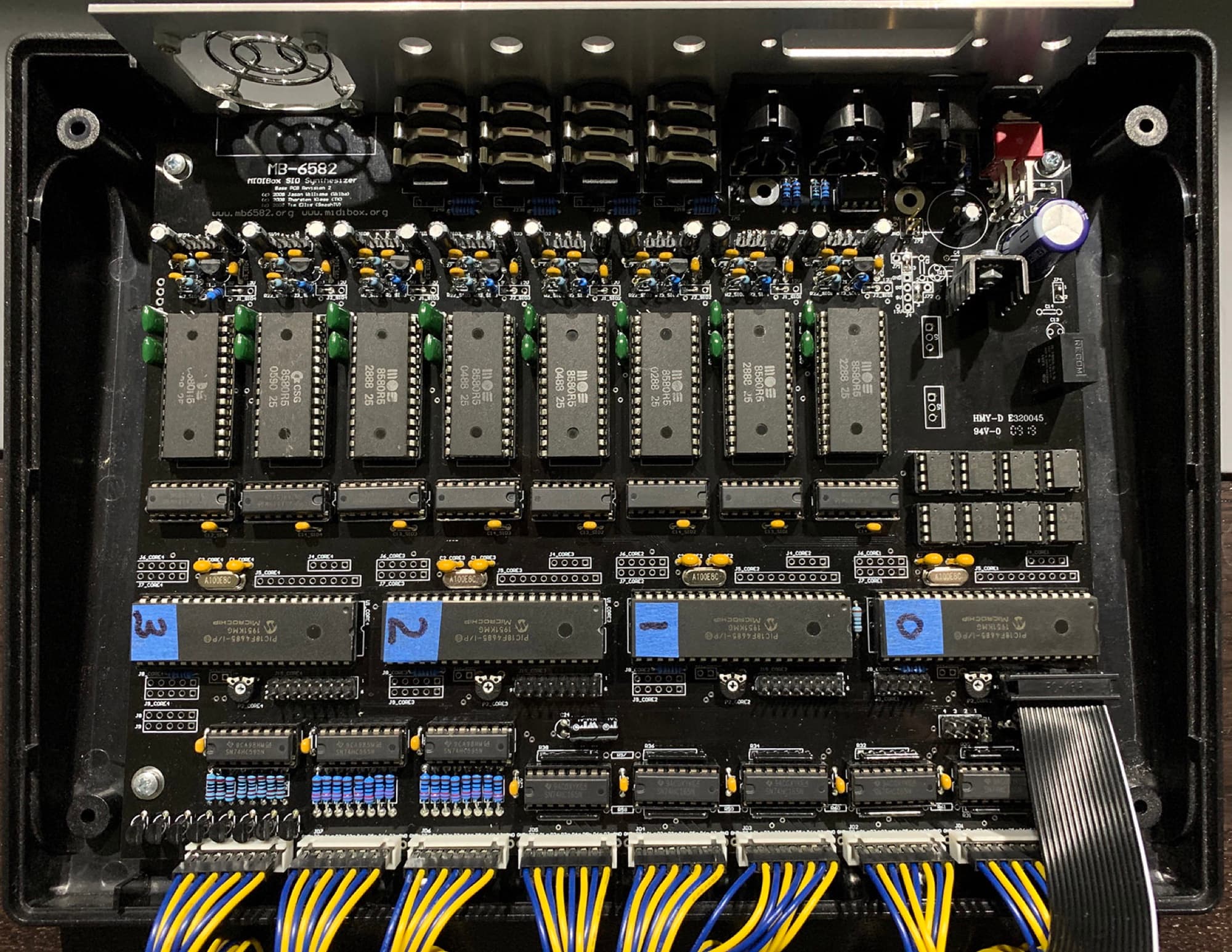 The bank of eight MOS SID chips